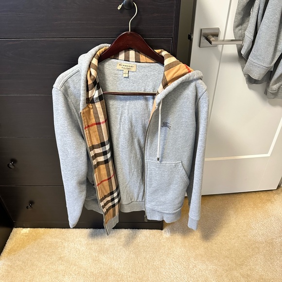 Authentic Burberry hooded sweatshirt - Picture 4 of 5